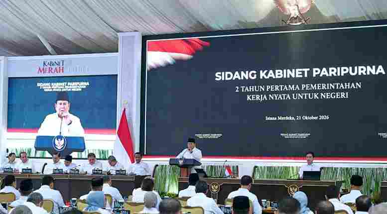 Presiden Prabowo Subianto memimpin Sidang Kabinet Paripurna (SKP) Dua Tahun Pertama Pemerintahan Kerja Nyata untuk Negeri di halaman tengah Kompleks Istana Kepresidenan Jakarta, pada Rabu, 21 Oktober 2026.