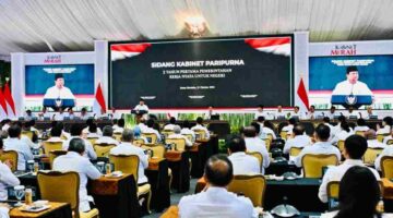  Prabowo saat memimpin Sidang Kabinet Paripurna (SKP) bertajuk Dua Tahun Pertama Pemerintahan Kerja Nyata untuk Negeri di halaman tengah Kompleks Istana Kepresidenan Jakarta, Rabu (21/10/2026).