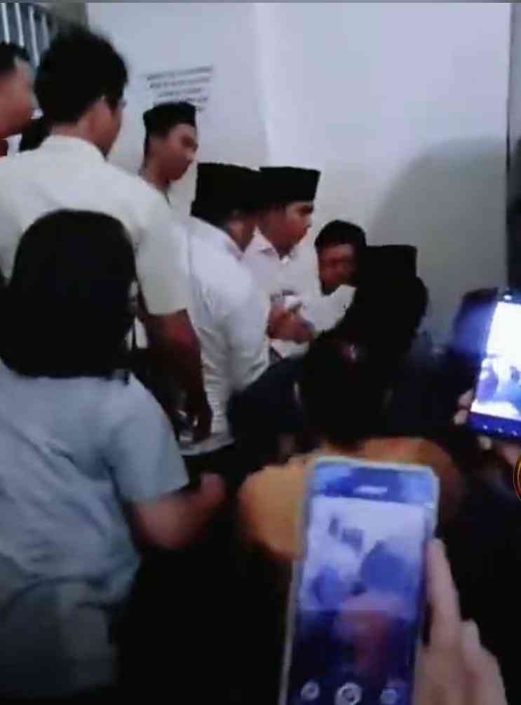 PN Bengkulu menjatuhkan vonis 12 tahun penjara kepada Yayan dalam perkara persetubuhan anak tiri berusia 12 tahun.