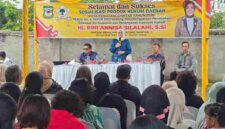 Anggota DPRD Kota Pematangsiantar dari Fraksi Golkar, Hj. Rini Annisa Silalahi, S.Si., menyosialisasikan Peraturan Daerah (Perda) Nomor 4 Tahun 2022 tentang Penyelenggaraan Perumahan, Kawasan Permukiman dan Penanganan Kawasan Kumuh kepada masyarakat di Jalan Kabu-kabu, Kelurahan Kahean, Sabtu (24/10/2026).