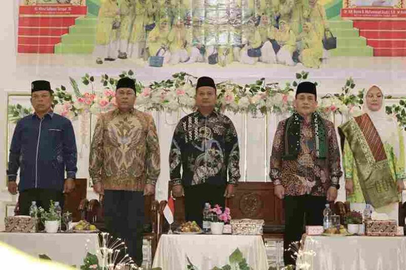 Wabup Asahan Rianto mendampingi Wamenag RI dalam konsolidasi Fahmi Ummi se-Sumut yang membahas pemberdayaan perempuan, keluarga, dan sertifikasi halal UMKM.
