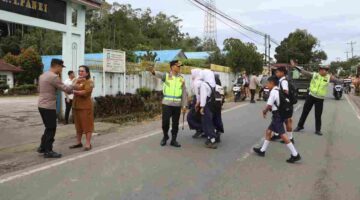 Kapolres Simalungun Turun Langsung Atur Lalu Lintas Pagi