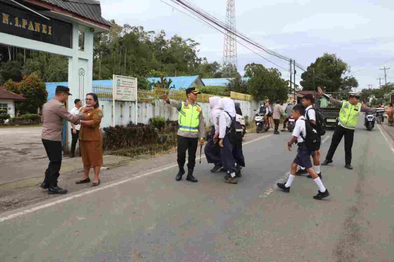 Kapolres Simalungun Turun Langsung Atur Lalu Lintas Pagi