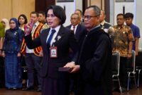  Pengambilan sumpah dan melantik Erisda Hutasoit di Ruang Rapat III Kantor Wali Kota Medan, Jumat (30/10/2026).
