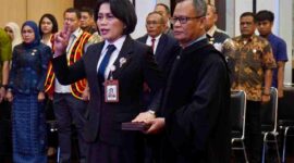  Pengambilan sumpah dan melantik Erisda Hutasoit di Ruang Rapat III Kantor Wali Kota Medan, Jumat (30/10/2026).