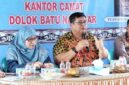 Rapat koordinasi yang dipimpin Sekretaris Daerah (Sekda) Kabupaten Simalungun Mixnon Andreas Simamora, mewakili Bupati Simalungun, di Balei Harungguan Tuan Rondahaim Saragih, Kantor Camat Dolok Batu Nanggar, Jumat (30/10/2026).